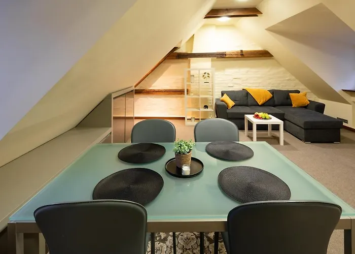 Dzīvoklis Old Town Spacious Loft Nearby The Livu Square *