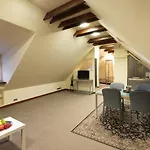 Daire Old Town Spacious Loft Nearby The Livu Square Riga