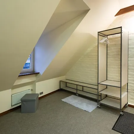 Old Town Charm One Bedroom Spacious Loft Nearby The Livu Square Apartmán *