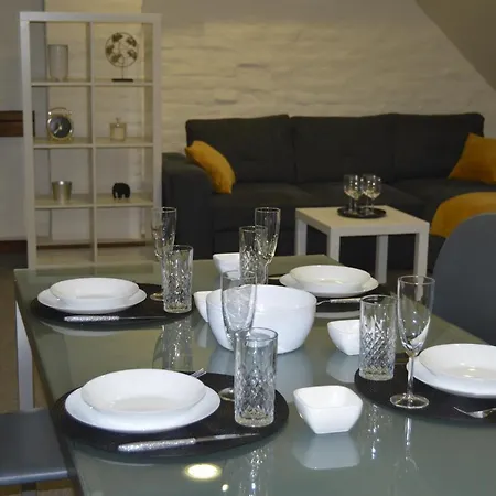Old Town Charm One Bedroom Spacious Loft Nearby The Livu Square Lägenhet